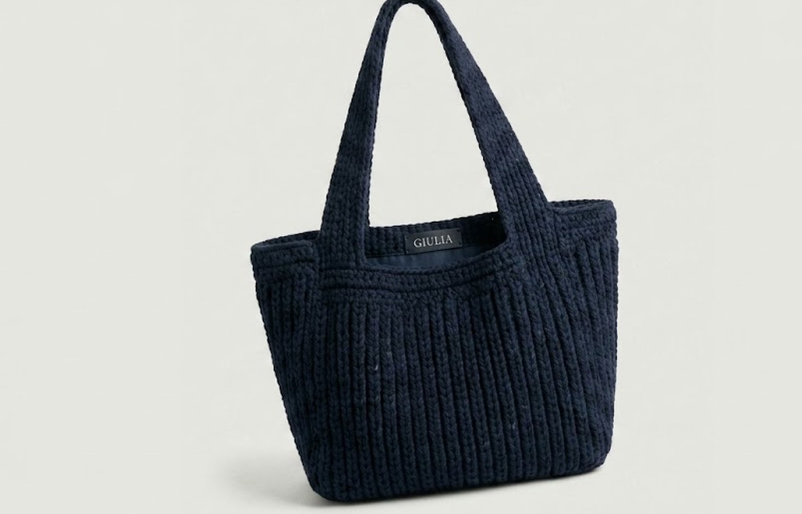 Maison Guilia Crochet Bag Detail